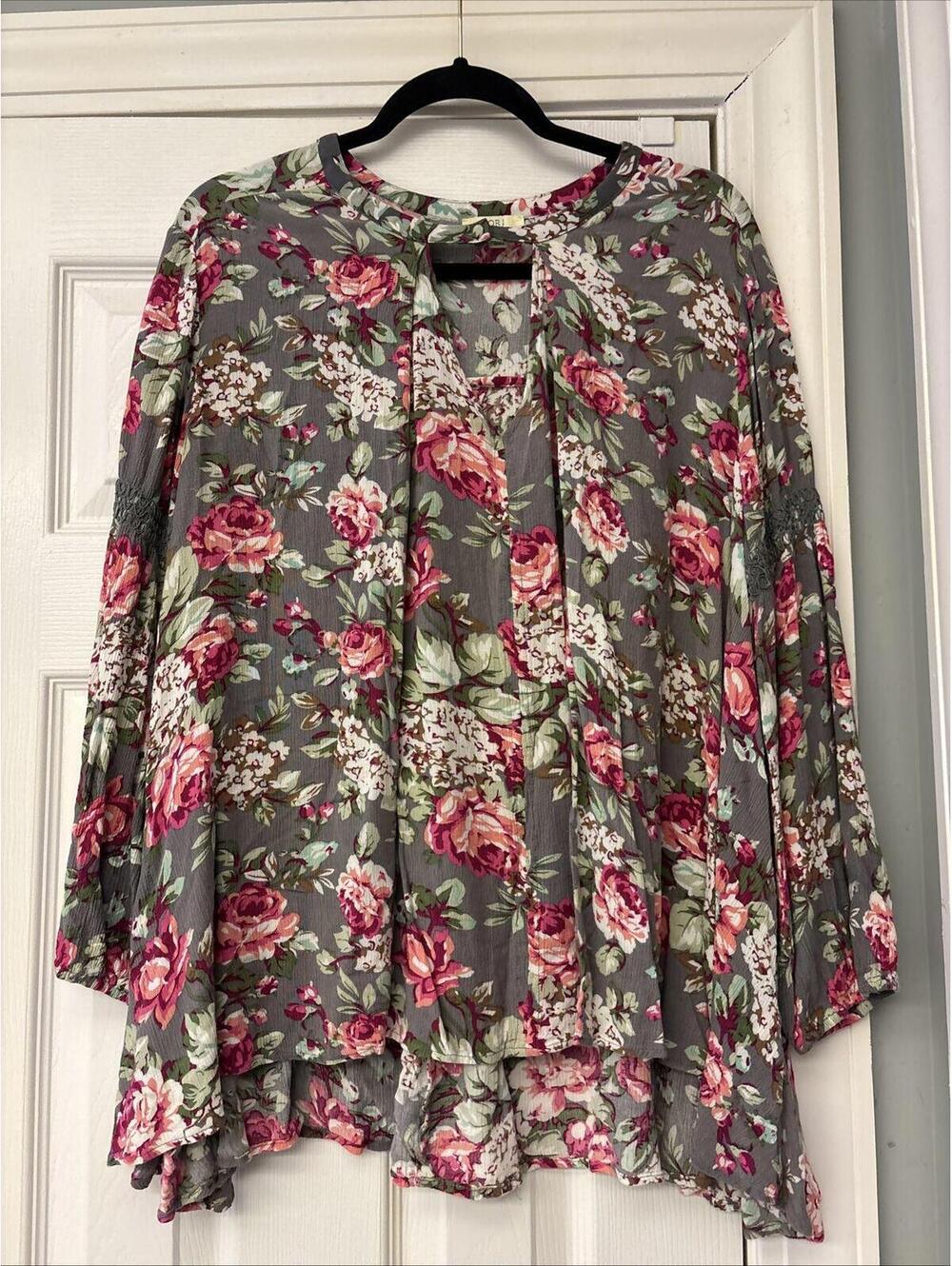 Kori America Floral Top Bell Sleeve Women Sz Large Boho Peasant. Casual Work